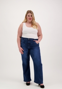 Nicole-219-7158-7675-01-65_fullbody_1.jpg