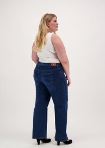 Nicole-219-7158-7675-01-65_fullbody_5.jpg