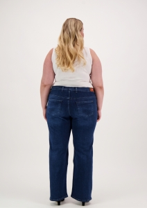 Nicole-219-7158-7675-01-65_fullbody_7.jpg